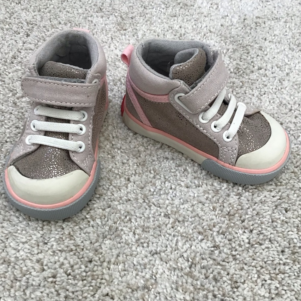 SEE KAI RUN Peyton Sneakers | Size 4